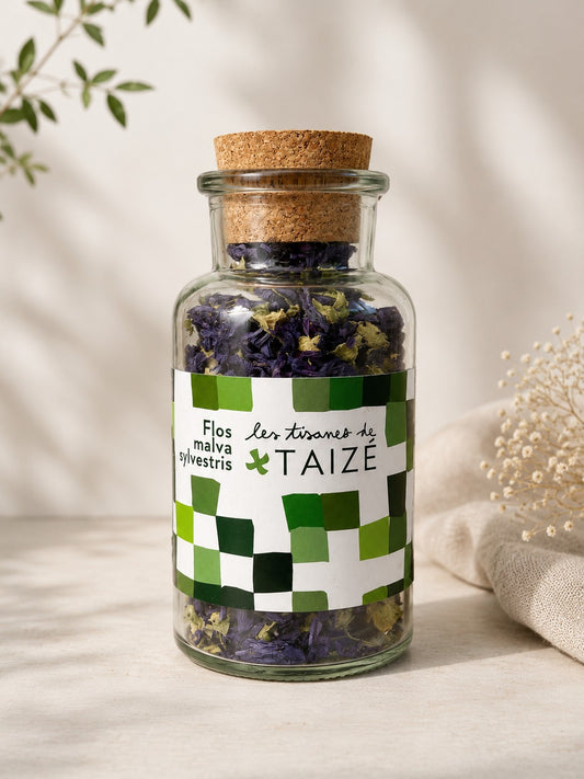Bio-Malvenblüten im Glas – Natürlicher Kräutertee aus Taizé